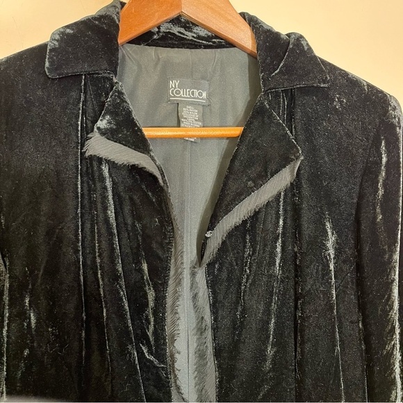 NY Collection sz medium black velvet tie front blazer with fringe trim - Picture 4 of 16